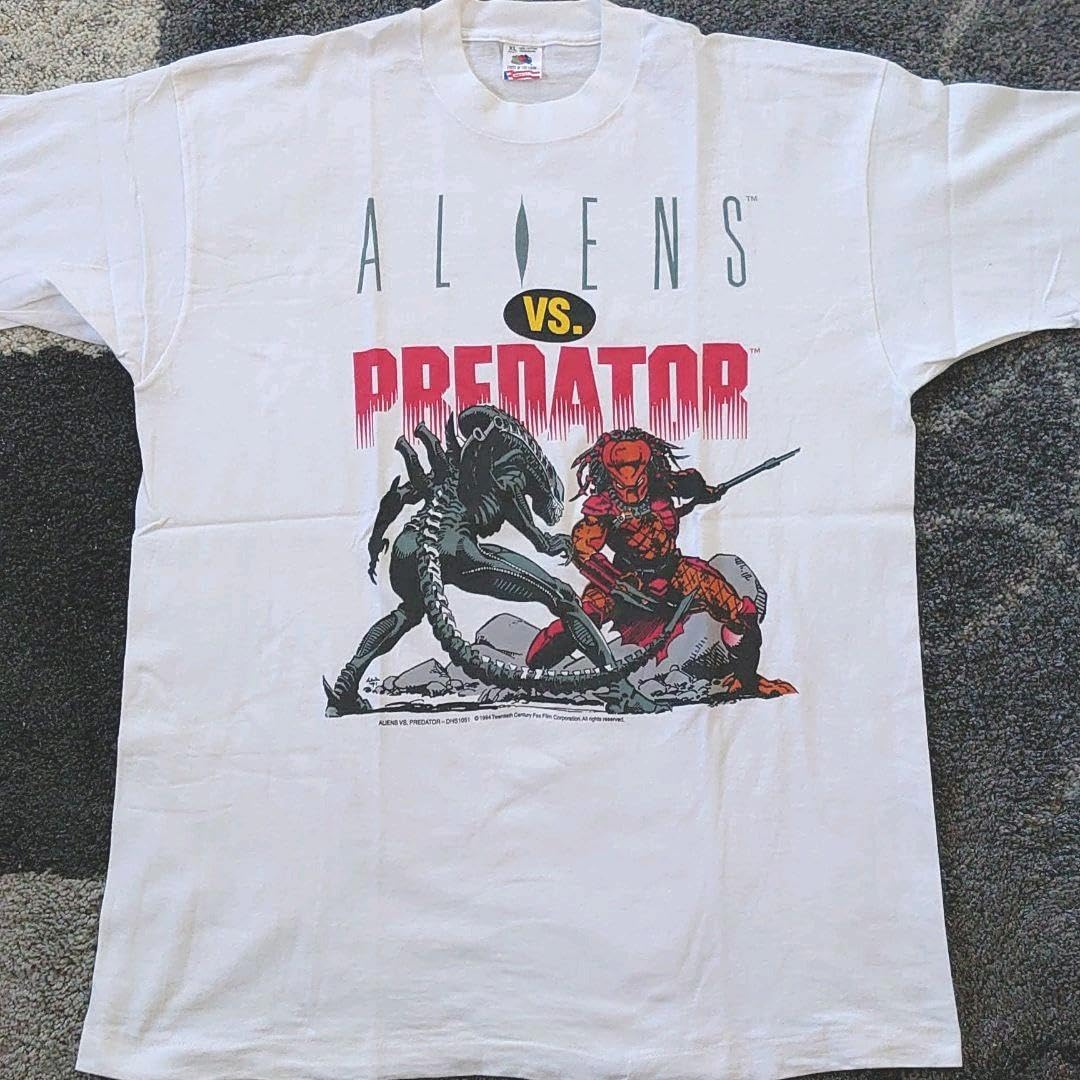 エイリアン プレデター Tシャツ エイリアン プレデター Tシャツ - メルカリ